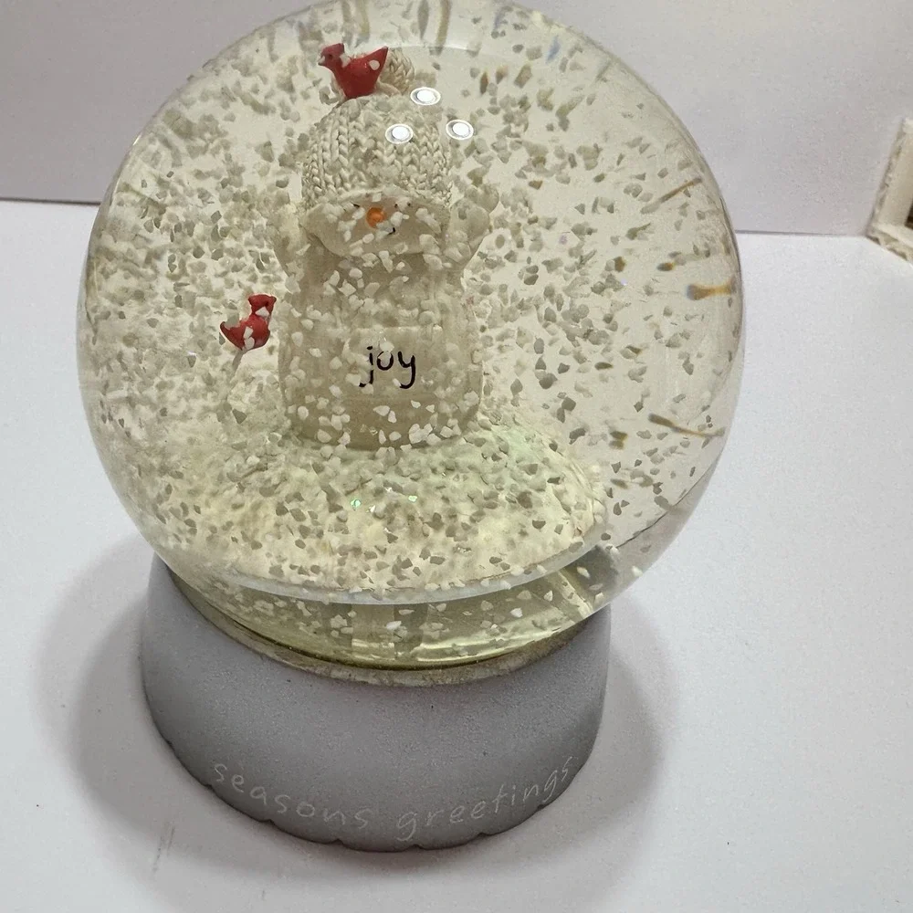 Dept 56 Snowbabies  Seasons Greetings Merry Christmas  Snowman Joy Globe Winter